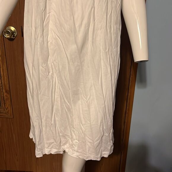 Artisan NY Sleepwear - Picture 3 of 9